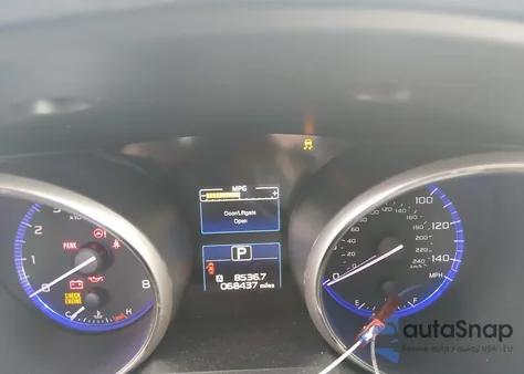 2018 Subaru Outback 2.5I Premium z USA, uszkodzony, nr VIN 4S4BSACC3J3350944